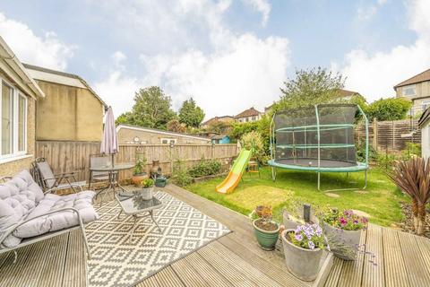 2 bedroom bungalow for sale, Beechcroft Avenue, Bexleyheath