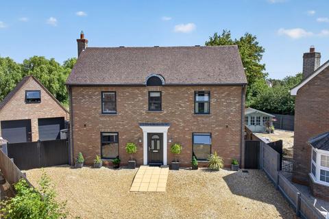 5 bedroom detached house for sale, Oaktree Close, Doddington, PE15