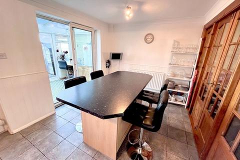 4 bedroom link detached house for sale, Crosby Close, Forest Town, NG19