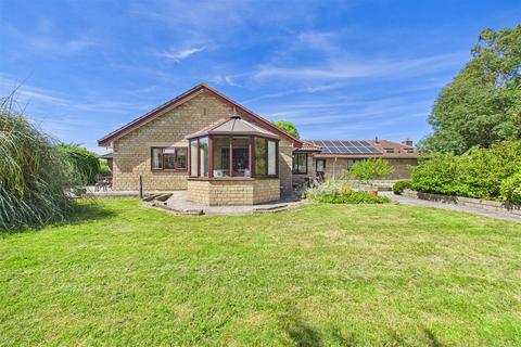 6 bedroom detached bungalow for sale, Quiet backwater within Kingston Seymour