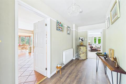 6 bedroom detached bungalow for sale, Quiet backwater within Kingston Seymour