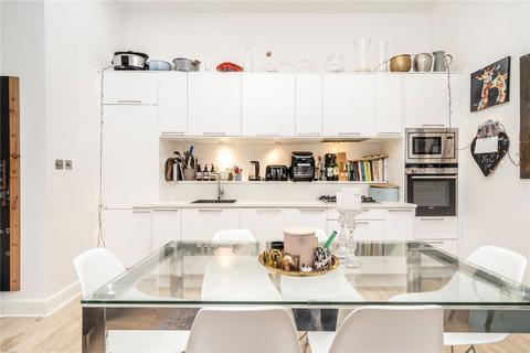 3 bedroom flat for sale, Dartmouth Road, London NW2