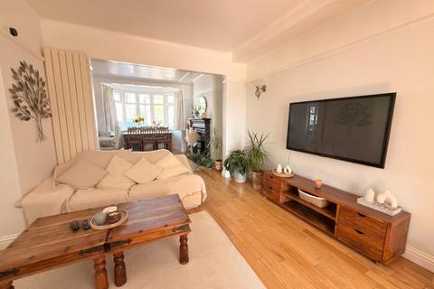 4 bedroom semi-detached house for sale, Ivanhoe Drive, Harrow HA3