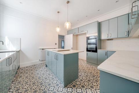 6 bedroom house for sale, Salisbury Road, Farnborough, GU14