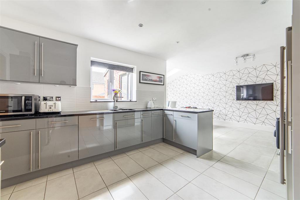 Ashwood Close, Great Park, NE13 - View 5