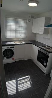2 bedroom flat to rent, Windmill Street, Gravesend DA12