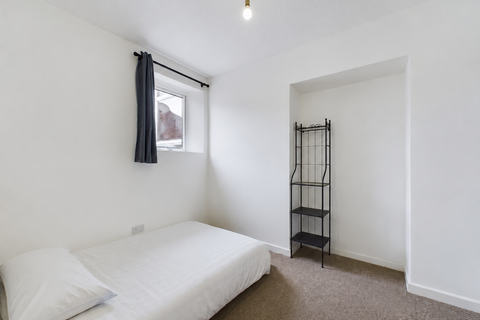 4 bedroom flat for sale, Bath Road, Bournemouth BH1