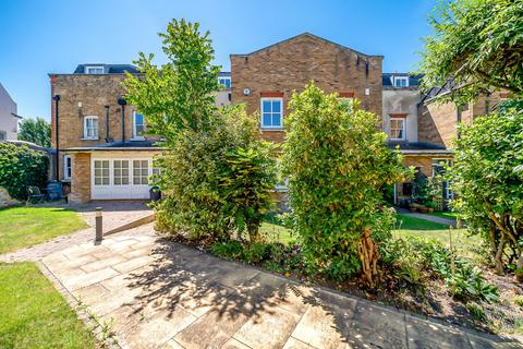 Mitchell`s Place, Dulwich, SE21