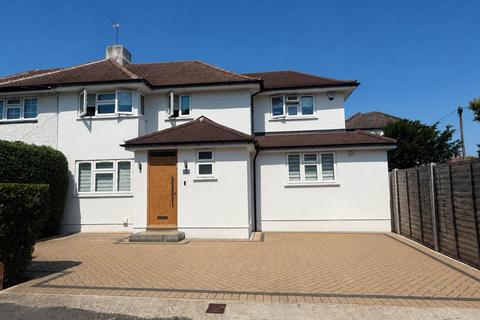 Mildred Avenue, Borehamwood