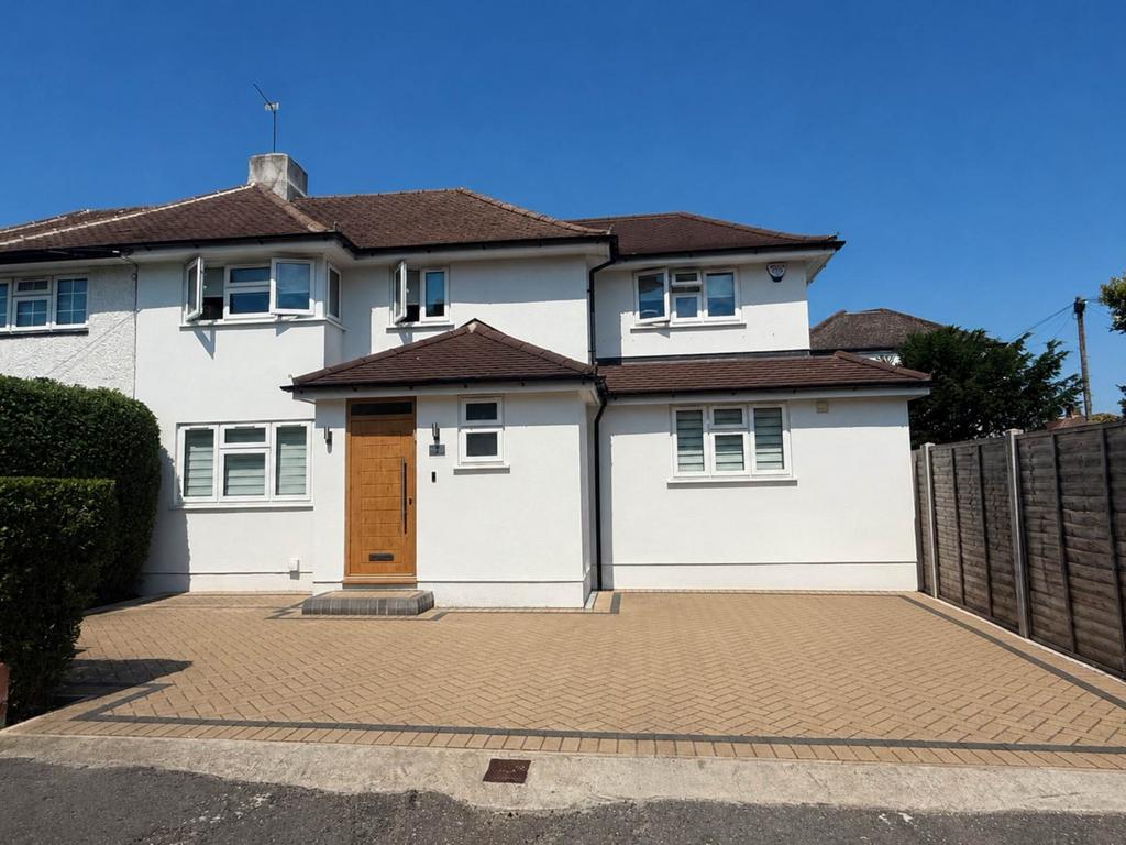 Detached house exterior, driveway