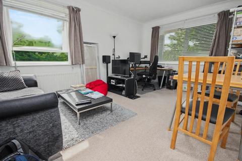 1 bedroom flat for sale, Gilliat Drive, Merrow