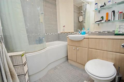 1 bedroom flat for sale, Gilliat Drive, Merrow