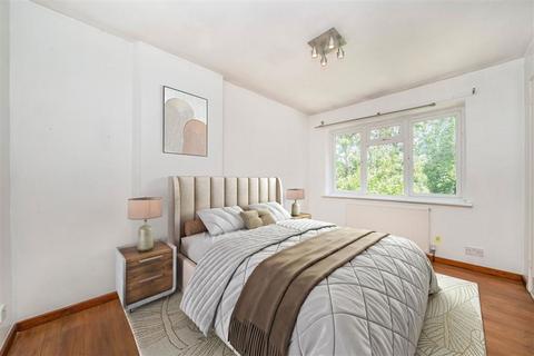 2 bedroom maisonette for sale, Lyme Farm Road, London SE12