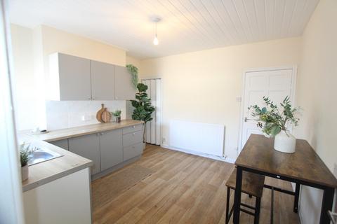 2 bedroom end of terrace house for sale, High Street, Pentre Broughton