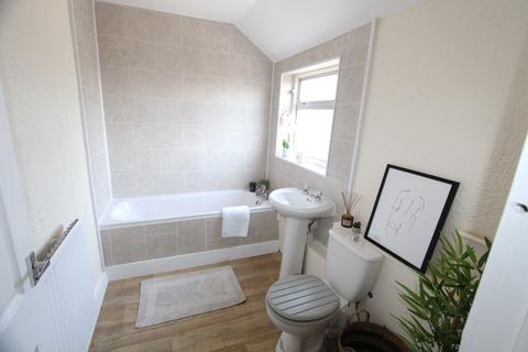 2 bedroom end of terrace house for sale, High Street, Pentre Broughton