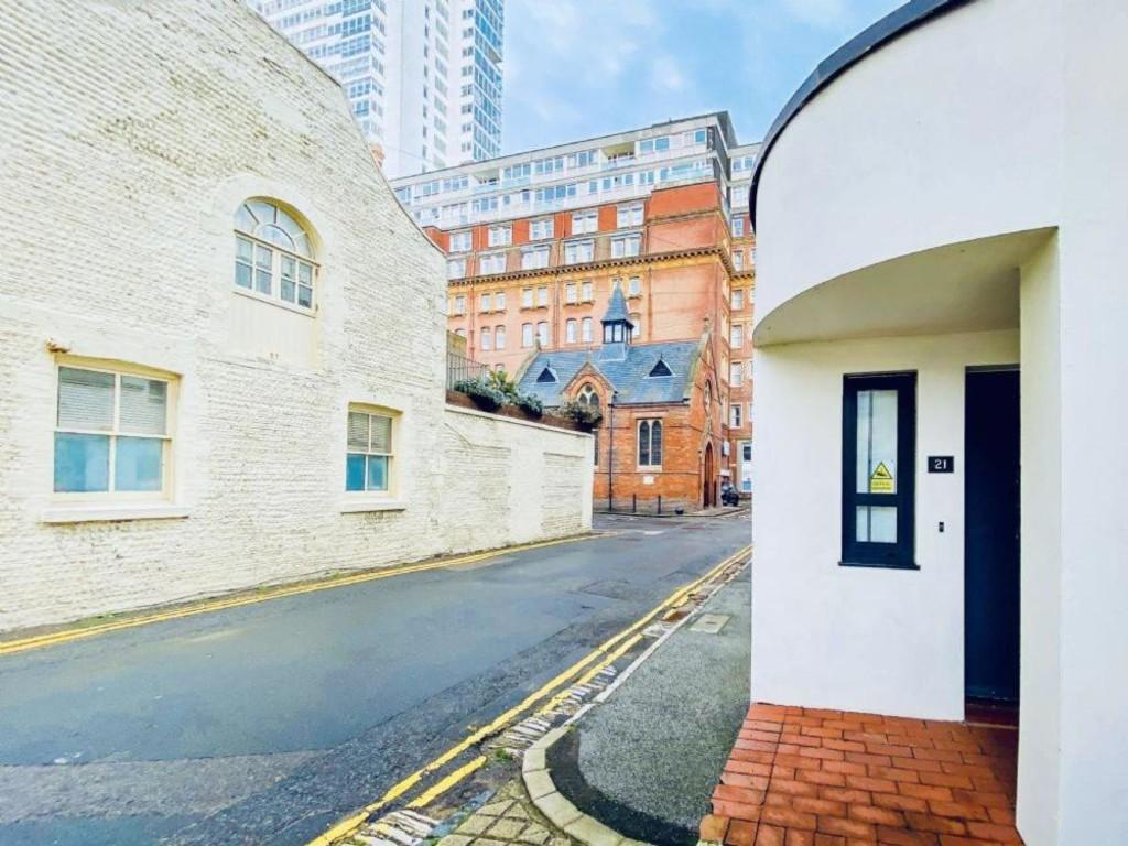 Queensbury Mews, Brighton