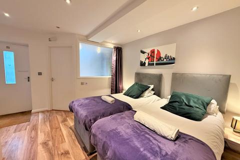 1 bedroom mews for sale, Queensbury Mews, Brighton
