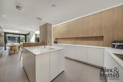 4 bedroom house for sale, Gomm Road, Canada Water, SE16