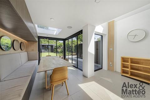 4 bedroom house for sale, Gomm Road, Canada Water, SE16