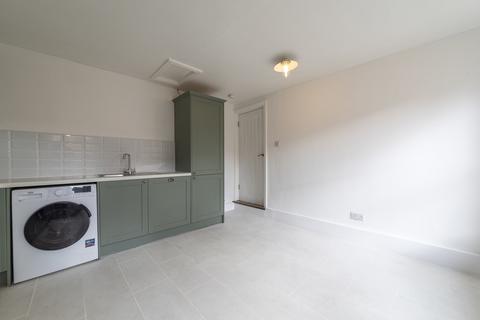 2 bedroom flat to rent, Carter Gate, Newark