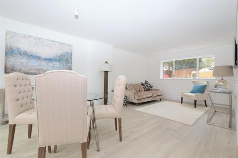 3 bedroom semi-detached house for sale, Hidden Mews, Tunbridge Wells TN2