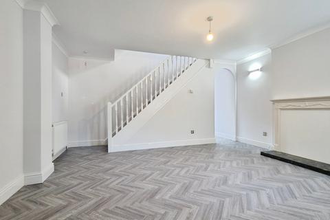 3 bedroom detached house to rent, Staines Square, Dunstable, LU6