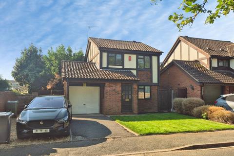 3 bedroom detached house to rent, Staines Square, Dunstable, LU6