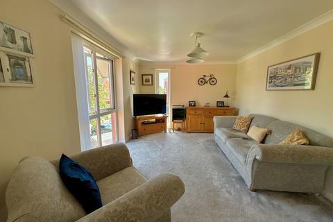 2 bedroom flat for sale, Metcalfe Drive, Stockport SK6