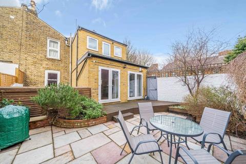 2 bedroom flat for sale, Ferndale Road, Clapham, London, SW4