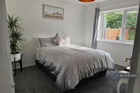 3 bedroom bungalow to rent, Windermere Avenue, Chester, CH2