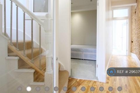 2 bedroom flat to rent, Brixton Station Road, Brixton, SW9