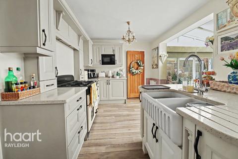 4 bedroom semi-detached house for sale, Hockley Road, Rayleigh