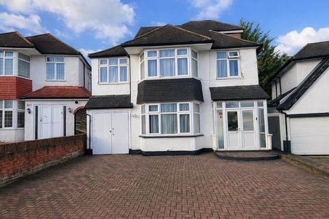 Kings Drive, Edgware, Middlesex, HA8 8EE