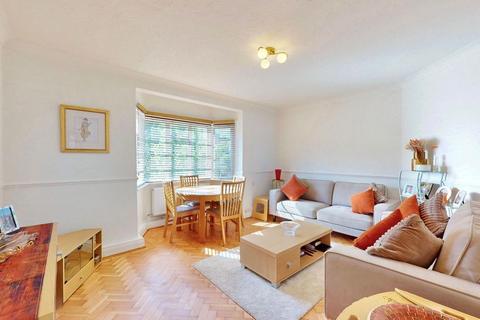 2 bedroom flat to rent, Denison Close, Hampstead Garden Suburb, N2