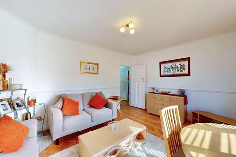 2 bedroom flat to rent, Denison Close, Hampstead Garden Suburb, N2