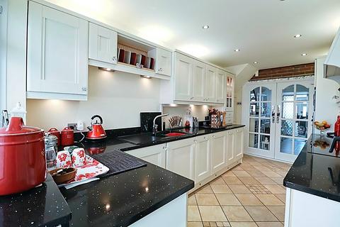 4 bedroom terraced house for sale, Virginia Close, Benfleet
