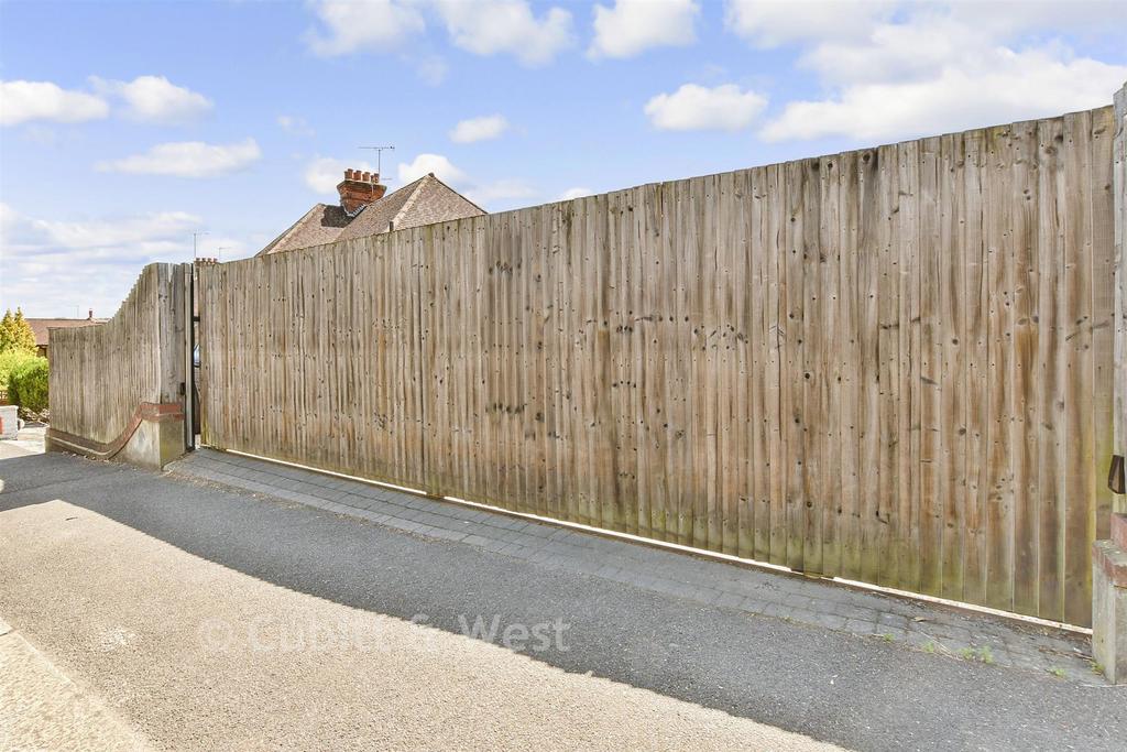 Driveway/Parking