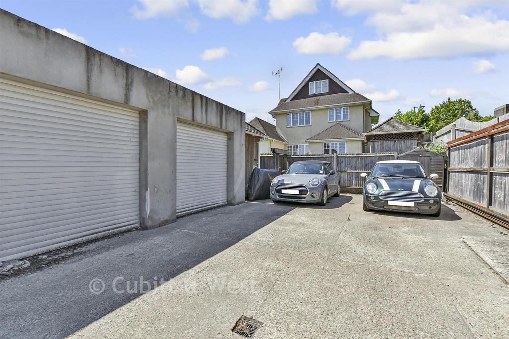 Driveway/Parking