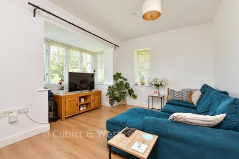 Woodcote Grove Road, Coulsdon, Surrey