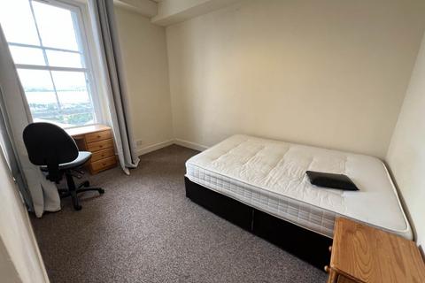 4 bedroom flat to rent, 12 2/2 Perth Road, ,