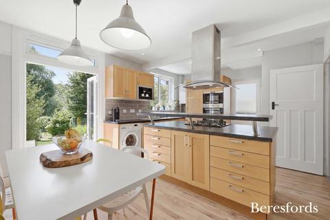 4 bedroom semi-detached house for sale, Westwood Avenue, Brentwood, CM14