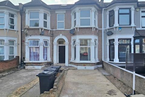 Elgin Road, Ilford, IG3 8LN