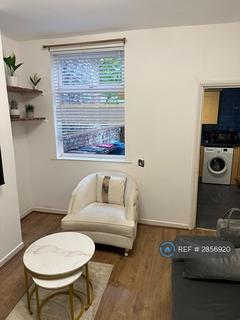 3 bedroom terraced house to rent, Maurice St, Salford, M6