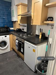 3 bedroom terraced house to rent, Maurice St, Salford, M6