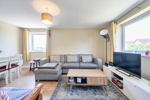 2 bedroom apartment for sale, Haslam Close, Ickenham, Middlesex