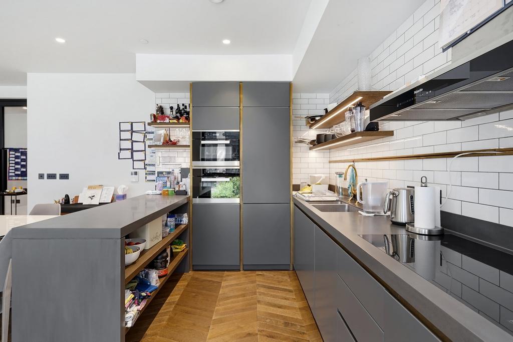 Apartment in London - View 3