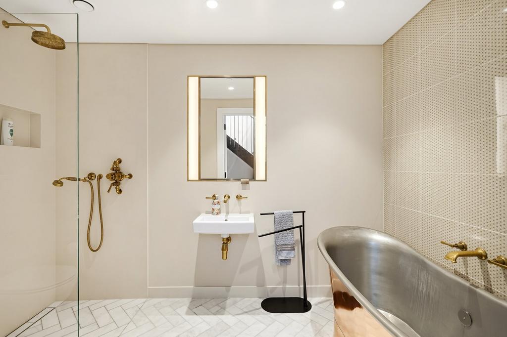 Apartment in London - More