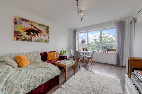 2 bedroom flat for sale, Dreadnought Court, Surrey Quays, London, SE8