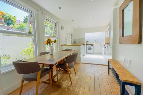3 bedroom terraced house for sale, Cantwell Road, Shooters Hill, London, SE18 3LL