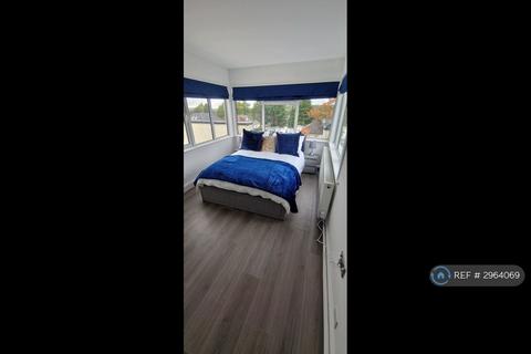 Studio to rent, Bittacy Rise, London, NW7
